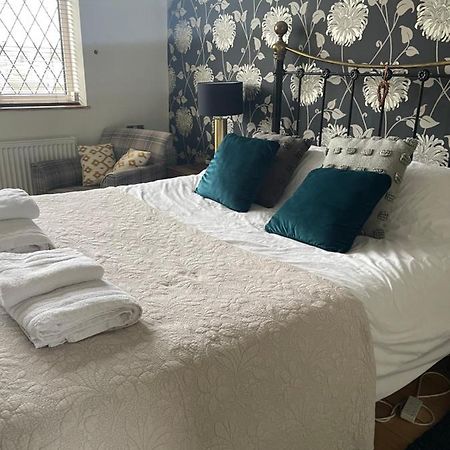הרוגייט King Size Bed & En Suite Rolled Top Bath Private Lane מראה חיצוני תמונה